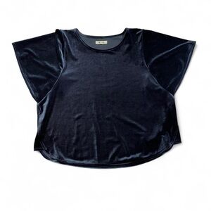 Women’s Velvet Short Sleeve Top in Blue, size L